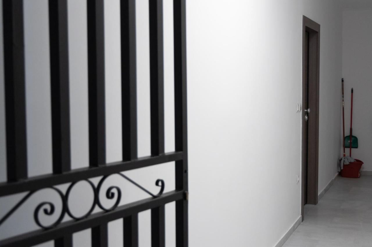 Hip And Fun Apt B Афины Экстерьер фото